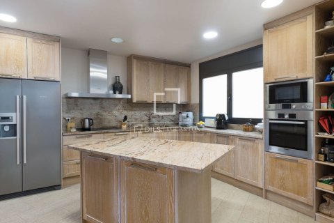 Купить виллу в Премия де Дальт, Испания с 5 спален, 375м², № 3793 - фото 5