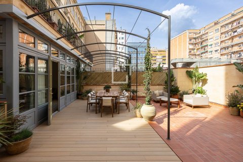 3 bedrooms apartment for sale in Barcelona, Catalonia, Spain № 6408 - photo 3