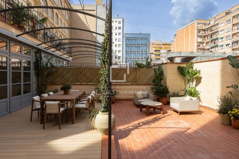 3 bedrooms apartment for sale in Barcelona, Catalonia, Spain № 6408