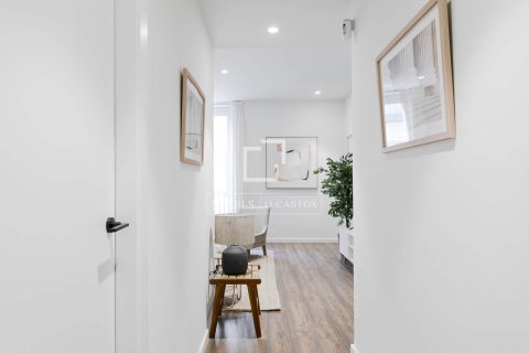 3 bedrooms apartment for sale in Barcelona, Catalonia, Spain № 6403 - photo 17