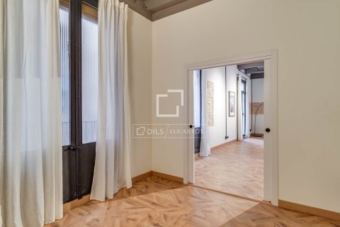 3 bedrooms apartment for sale in Barcelona, Catalonia, Spain № 6404 - photo 17