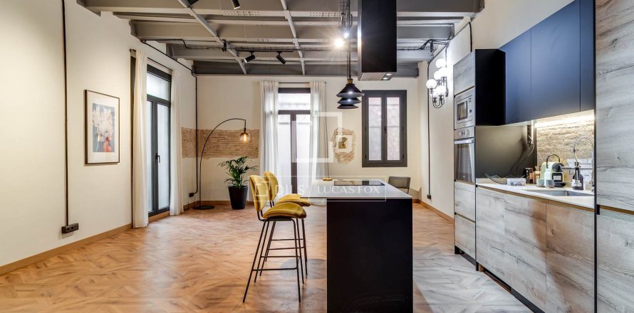 3 bedrooms apartment for sale in Barcelona, Catalonia, Spain № 6404