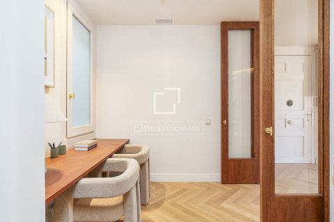 4 bedrooms apartment for sale in Barcelona, Catalonia, Spain № 6409 - photo 22