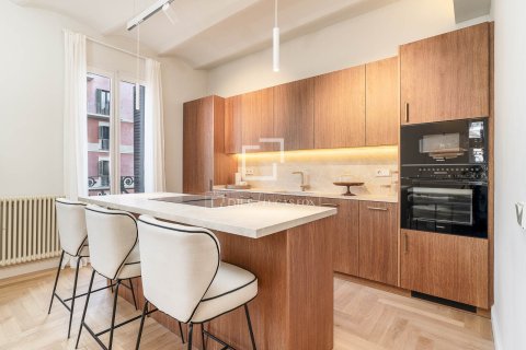 4 bedrooms apartment for sale in Barcelona, Catalonia, Spain № 6409 - photo 4