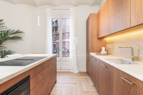 4 bedrooms apartment for sale in Barcelona, Catalonia, Spain № 6409 - photo 13
