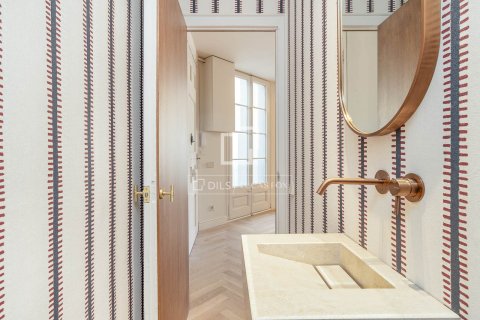 4 bedrooms apartment for sale in Barcelona, Catalonia, Spain № 6409 - photo 19