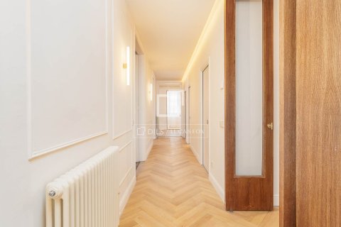 4 bedrooms apartment for sale in Barcelona, Catalonia, Spain № 6409 - photo 24