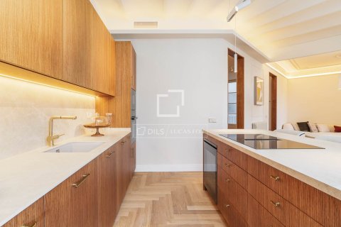 4 bedrooms apartment for sale in Barcelona, Catalonia, Spain № 6409 - photo 12