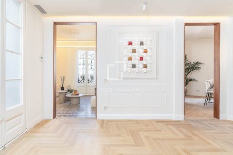 4 bedrooms apartment for sale in Barcelona, Catalonia, Spain № 6409 - photo 20