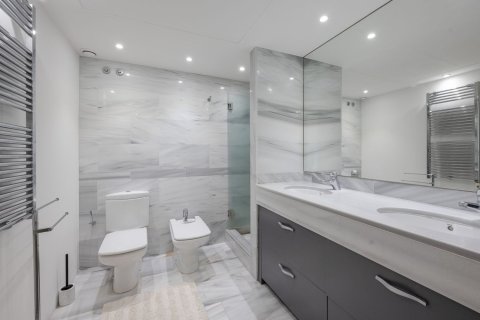 4 bedrooms apartment for sale in Barcelona, Catalonia, Spain № 4606 - photo 26