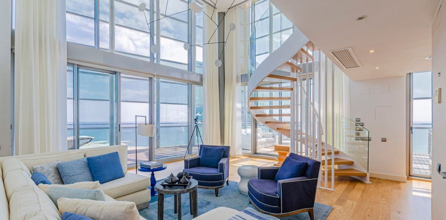 2 bedrooms apartment for sale in Barcelona, Catalonia, Spain № 4604