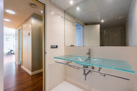 4 bedrooms apartment for sale in Barcelona, Catalonia, Spain № 4603 - photo 15