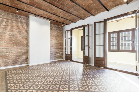 3 bedrooms apartment for sale in Barcelona, Catalonia, Spain № 7176