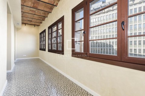 3 bedrooms apartment for sale in Barcelona, Catalonia, Spain № 7176 - photo 28