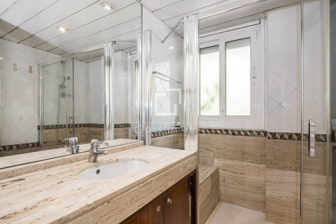 Apartamento de 4 dormitorios en venta en Sant Cugat del Vallès, Barcelona, Cataluña, Spain № 7174 - foto 15