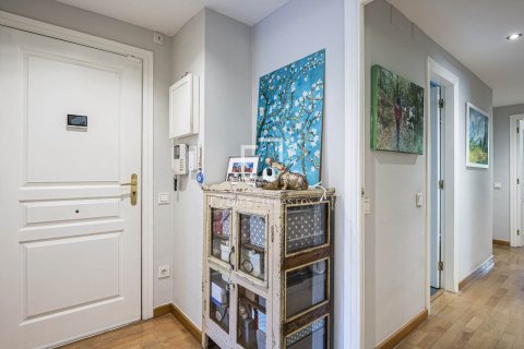 Apartamento de 4 dormitorios en venta en Sant Cugat del Vallès, Barcelona, Cataluña, Spain № 7174 - foto 19