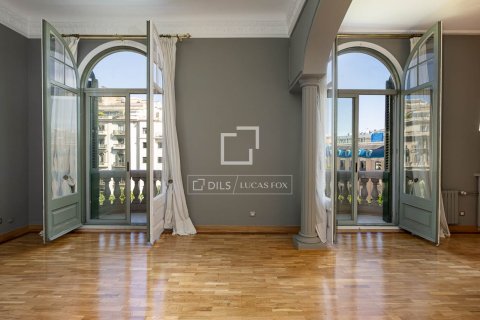 Apartamento de 5 dormitorios en venta en Barcelona, Cataluña, Spain № 7177 - foto 24