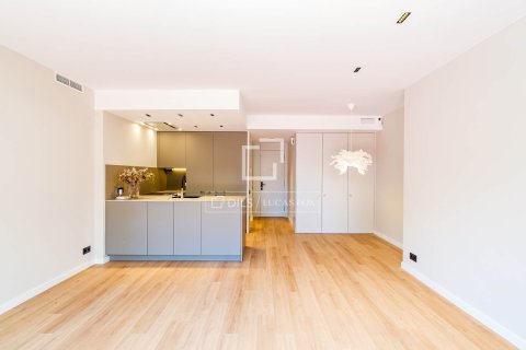 3 bedrooms apartment for sale in Barcelona, Catalonia, Spain № 7180 - photo 13