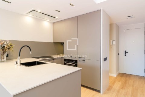 3 bedrooms apartment for sale in Barcelona, Catalonia, Spain № 7180 - photo 12