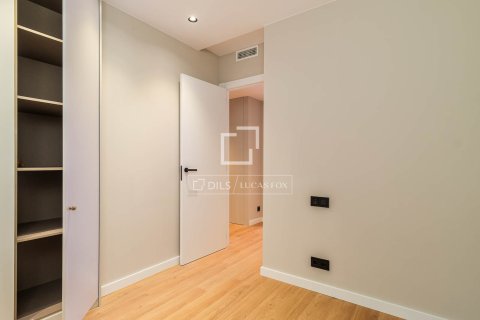 3 bedrooms apartment for sale in Barcelona, Catalonia, Spain № 7180 - photo 3