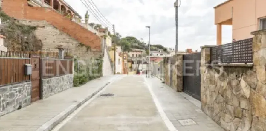 Дом с 4 спальнями в Орта-Гинардо, Барселона, Каталония, Испания № 3188