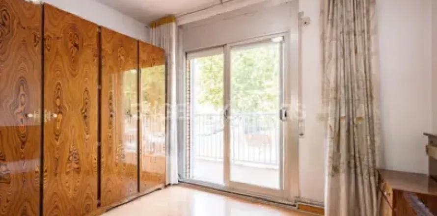 Квартира с 4 спальнями в Эсплугес-де-Льобрегате, Барселона, Каталония, Испания № 3185