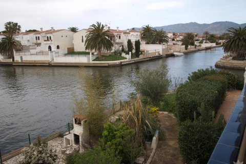 Купить виллу в Розы, Испания с 15 спален, 442м², № 877 - фото 3