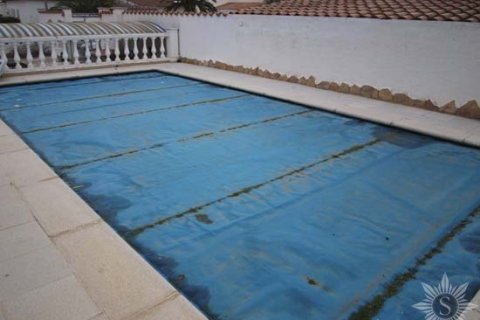 Купить виллу в Розы, Испания с 15 спален, 442м², № 877 - фото 4