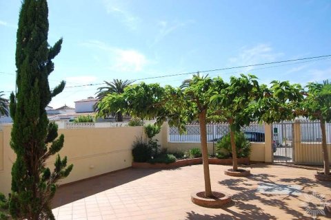 Вилла с 5 спальнями в Розы, Герона, Каталония, Испания № 876