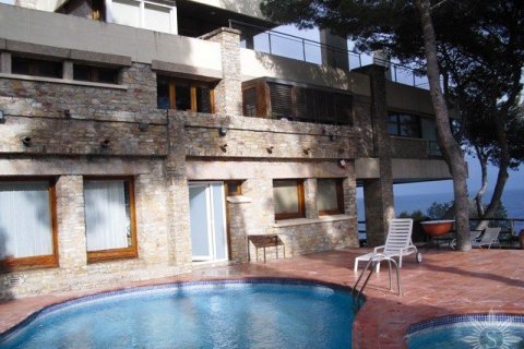 Купить виллу в Льорет-де-Мар, Испания с 6 спален, 700м², № 881 - фото 2