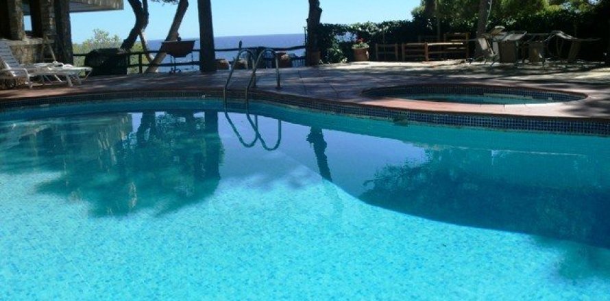 Вилла с 6 спальнями в Льорет-де-Мар, Герона, Каталония, Испания № 881