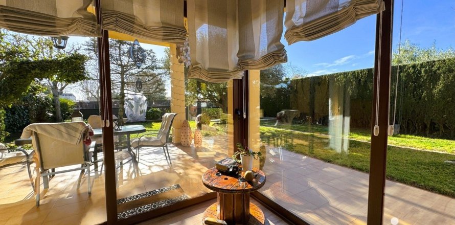 4 bedrooms house for sale in Barcelona, Catalonia, Spain № 4950