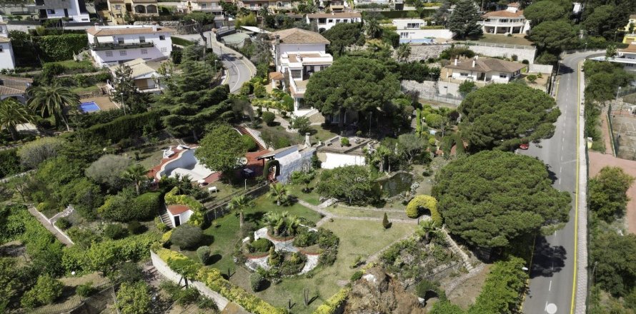 Земельный участок 7968м² в Льорет-де-Мар, Герона, Каталония, Испания № 4951