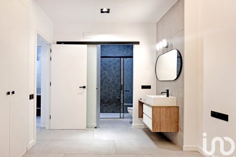 2 bedrooms apartment for sale in Barcelona, Catalonia, Spain № 4952 - photo 15