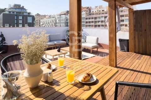 1332 sq.m. commercial property for sale in Barcelona, Catalonia, Spain № 5720 - photo 1