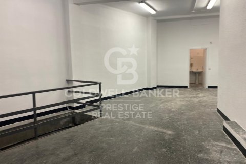 340 sq.m. commercial property for sale in Barcelona, Catalonia, Spain № 5719 - photo 15
