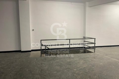 340 sq.m. commercial property for sale in Barcelona, Catalonia, Spain № 5719 - photo 14