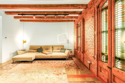 Снять в аренду квартиру в Барселона, Испания с 2 спальни, 111м², № 6358 - фото 2