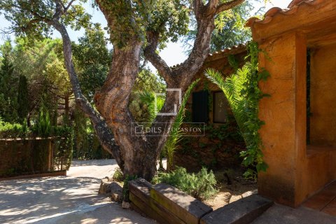 Снять в аренду виллу в Сан-Андреу-де-Льяванерес, Испания с 5 спален, 344м², № 6356 - фото 5