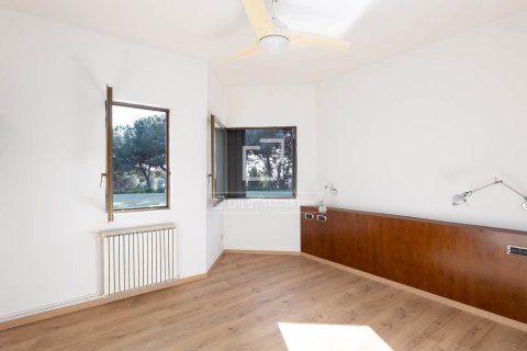 Снять в аренду виллу в Сан-Андреу-де-Льяванерес, Испания с 5 спален, 344м², № 6356 - фото 18