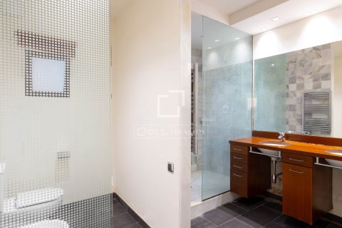 Снять в аренду виллу в Сан-Андреу-де-Льяванерес, Испания с 5 спален, 344м², № 6356 - фото 23