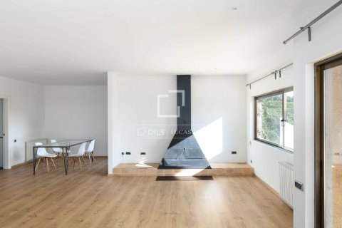 Снять в аренду виллу в Сан-Андреу-де-Льяванерес, Испания с 5 спален, 344м², № 6356 - фото 8