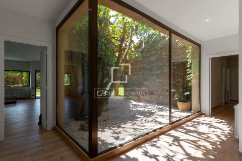 Снять в аренду виллу в Сан-Андреу-де-Льяванерес, Испания с 5 спален, 344м², № 6356 - фото 17