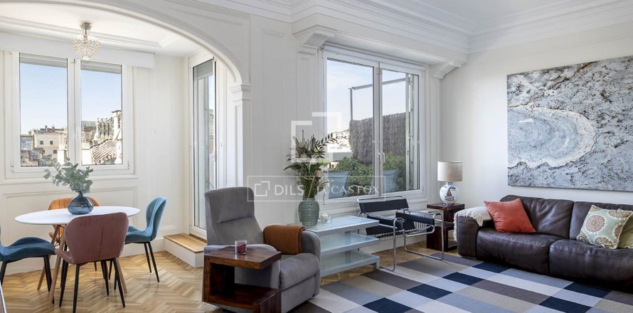 Квартира с 2 спальнями в Барселоне, Каталония, Испания № 6359