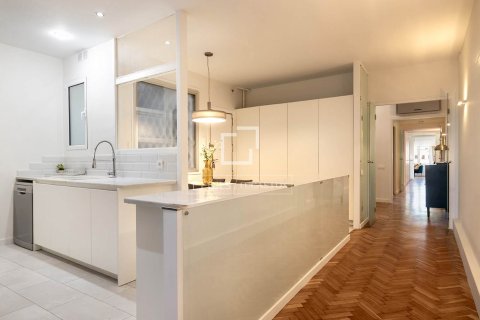 Снять в аренду квартиру в Барселона, Испания с 2 спальни, 185м², № 6359 - фото 11