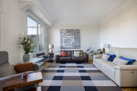 Снять в аренду квартиру в Барселона, Испания с 2 спальни, 185м², № 6359 - фото 2