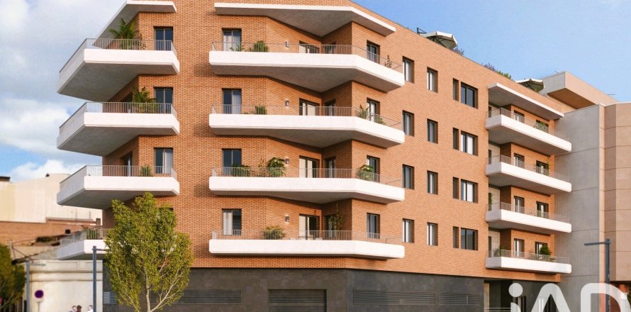 4 bedrooms apartment for sale in Montcada i Reixac, Barcelona, Catalonia, Spain № 4745