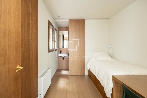 Apartamento de 3 dormitorios en venta en Barcelona, Cataluña, Spain № 4079 - foto 12