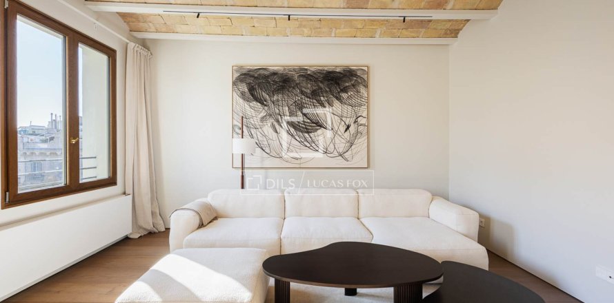 Apartamento de 3 dormitorios en venta en Barcelona, Cataluña, Spain № 4079