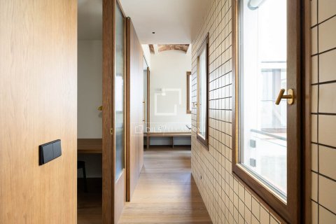 Apartamento de 3 dormitorios en venta en Barcelona, Cataluña, Spain № 4079 - foto 11